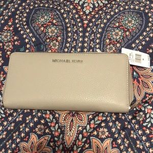 Jet set travel wallet Michael Kors